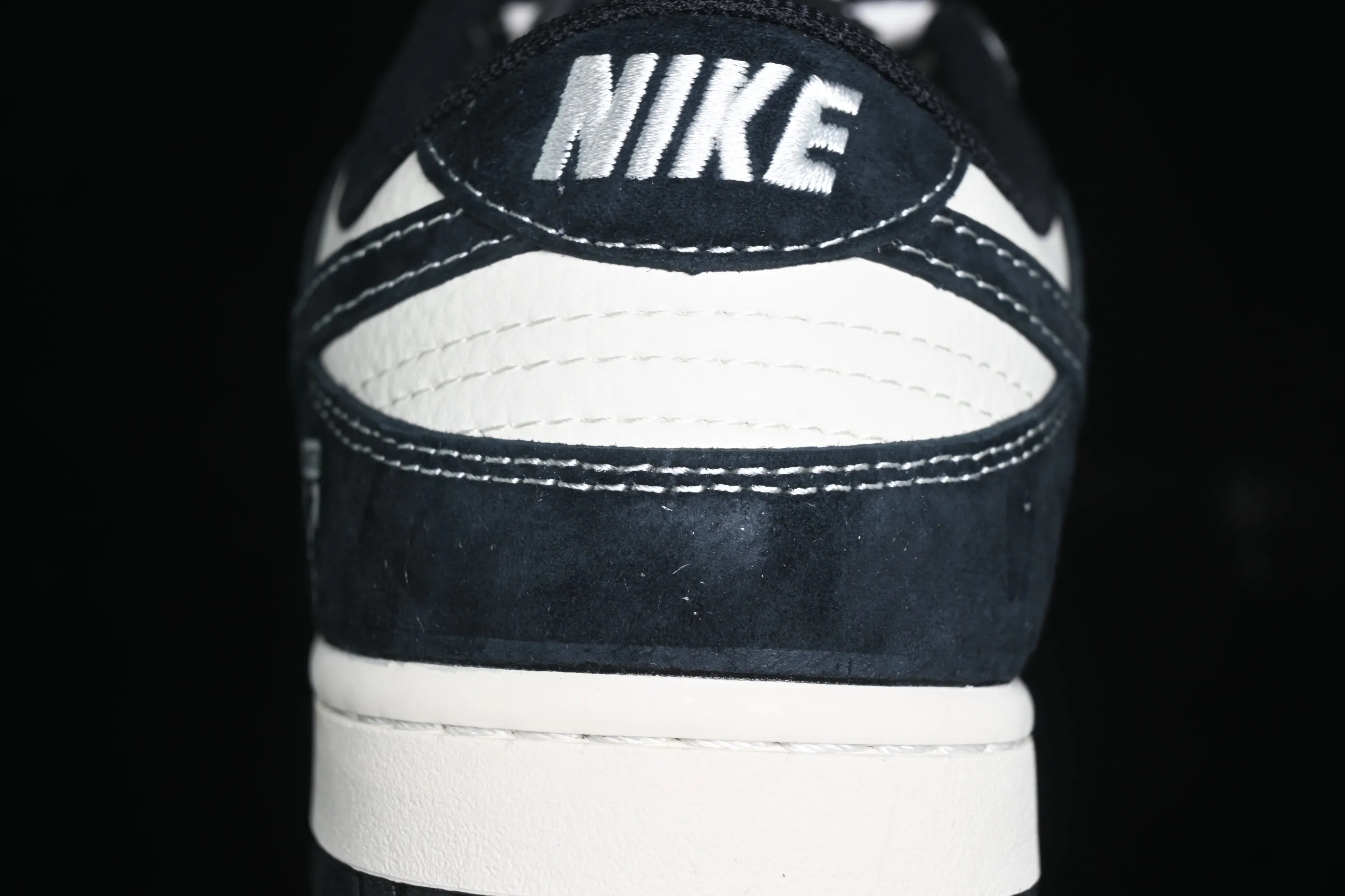 All categories Nk SB Dunk Series Nk SB Dunk Low High-end customized low-top sneakers Nk SB Dunk Low OF joint-Zhuba Danmaku Black Hook Anniversary high-end customized low-top casual sneakers YX5066-211